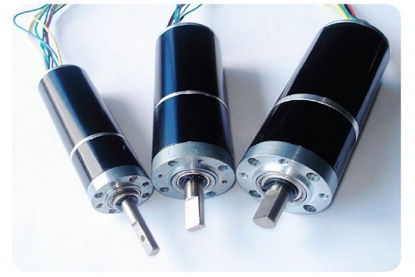 無刷電機(jī)33.jpg 無刷電機(jī)33.jpg